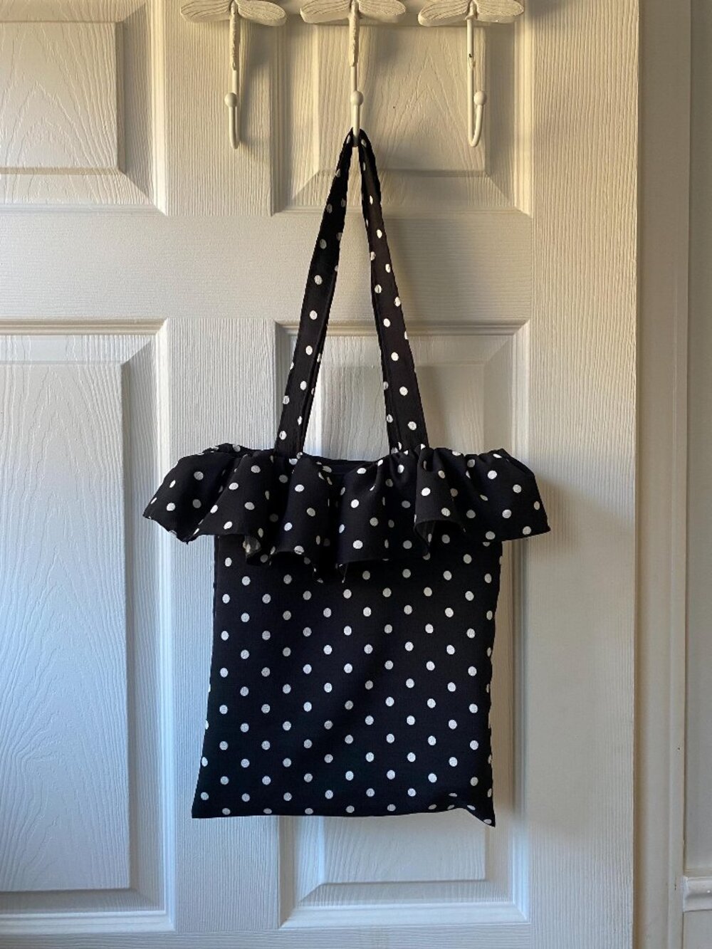 Ruffle Tote bag, black and white polka dots, vintage and classic, with linning